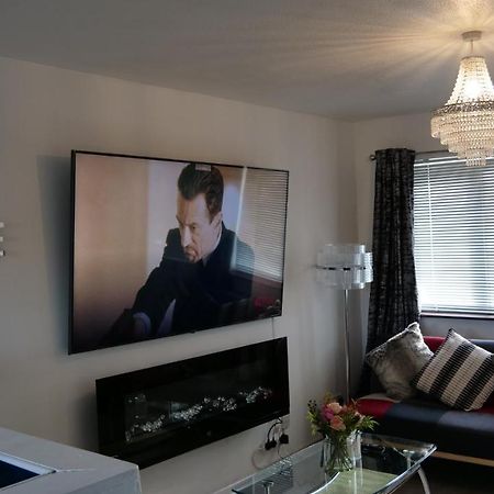 Milton Keynes Luxury Short Stay House With Wifi And Free Parking Wolverton  Exteriér fotografie