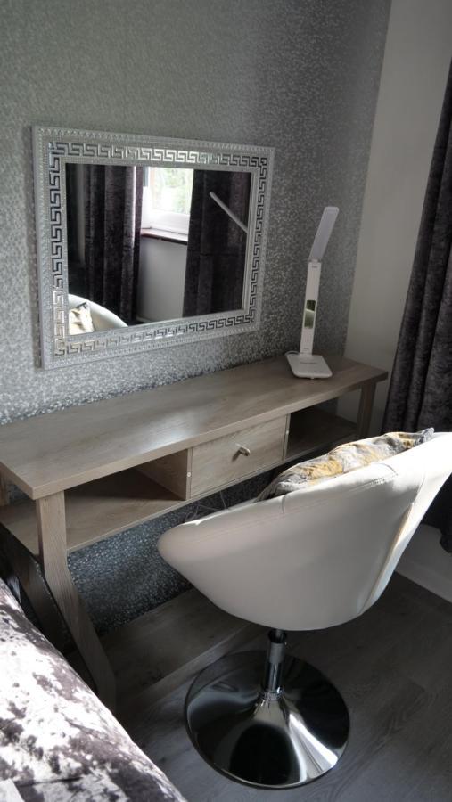 Milton Keynes Luxury Short Stay House With Wifi And Free Parking Wolverton  Exteriér fotografie