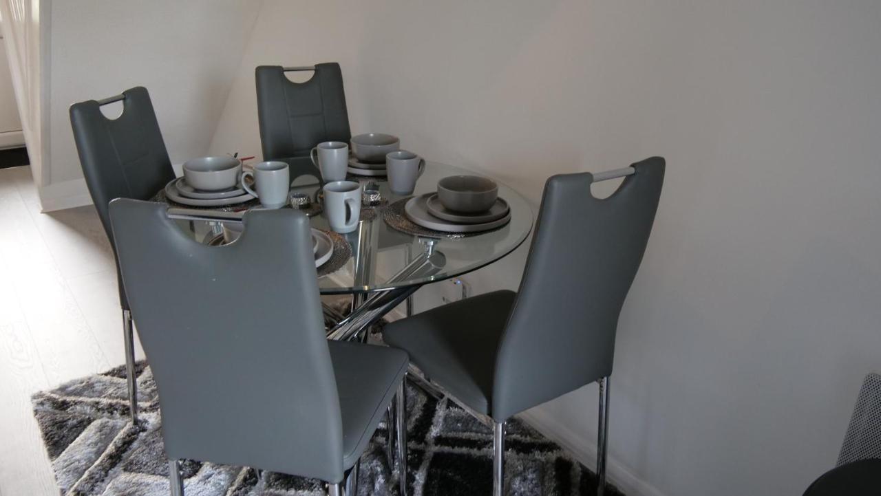 Milton Keynes Luxury Short Stay House With Wifi And Free Parking Wolverton  Exteriér fotografie